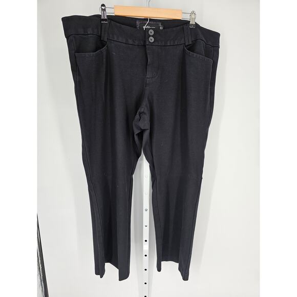 Studio by Torrid Women's Black Mid Rise Double Button Closer Wide Pant Size 26R - Picture 1 of 4
